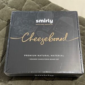 Smirly Cheeseboard Set